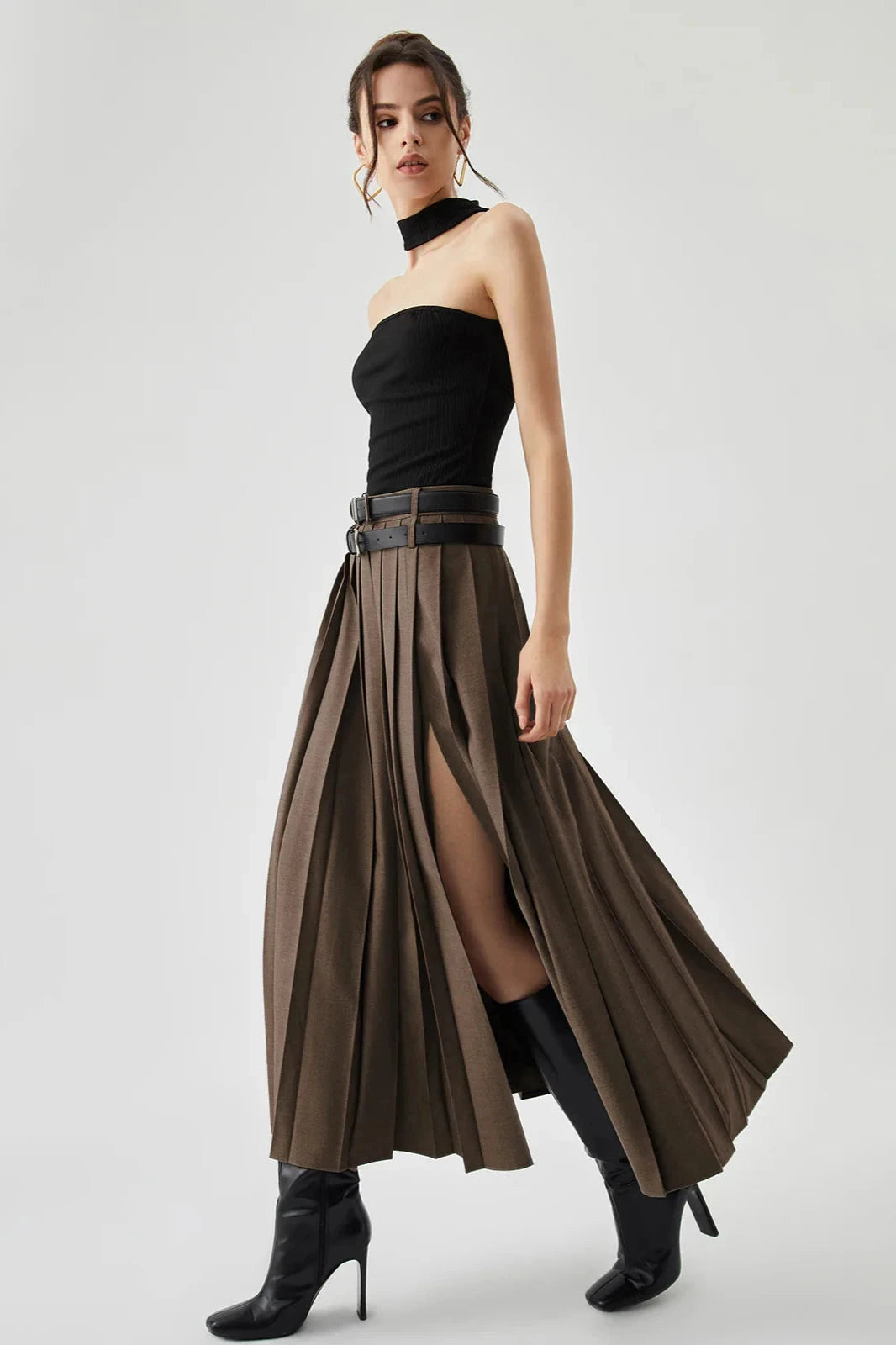 Amara - Elegant Pleated Black Maxi Skirt for Women
