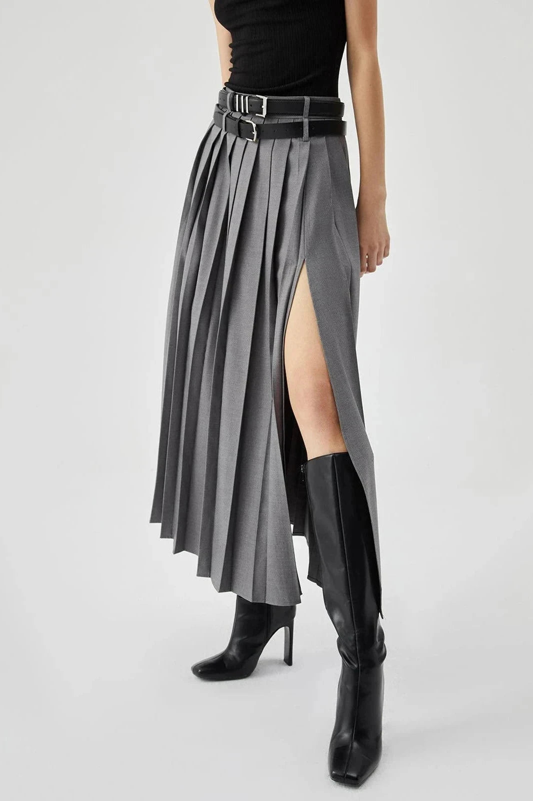 Amara - Elegant Pleated Black Maxi Skirt for Women