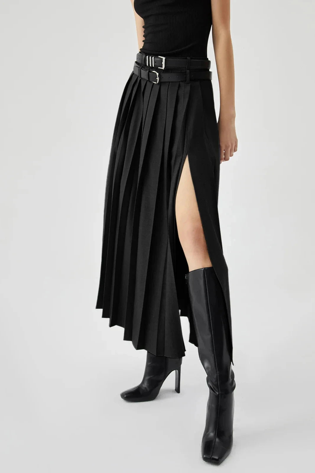 Amara - Elegant Pleated Black Maxi Skirt for Women