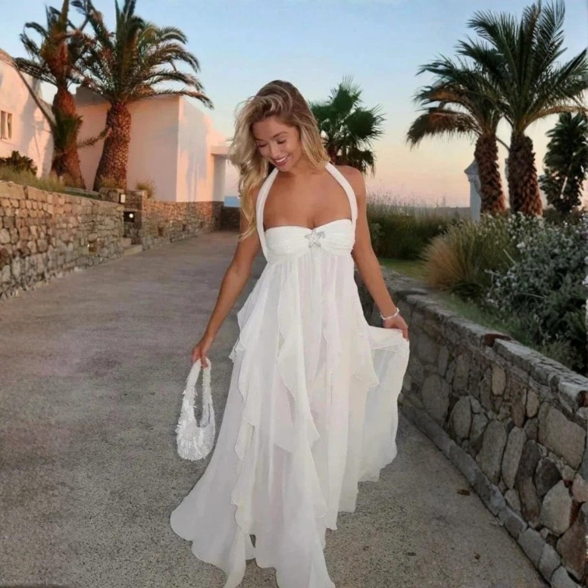 Amara - Elegant White Maxi Dress with Open Back